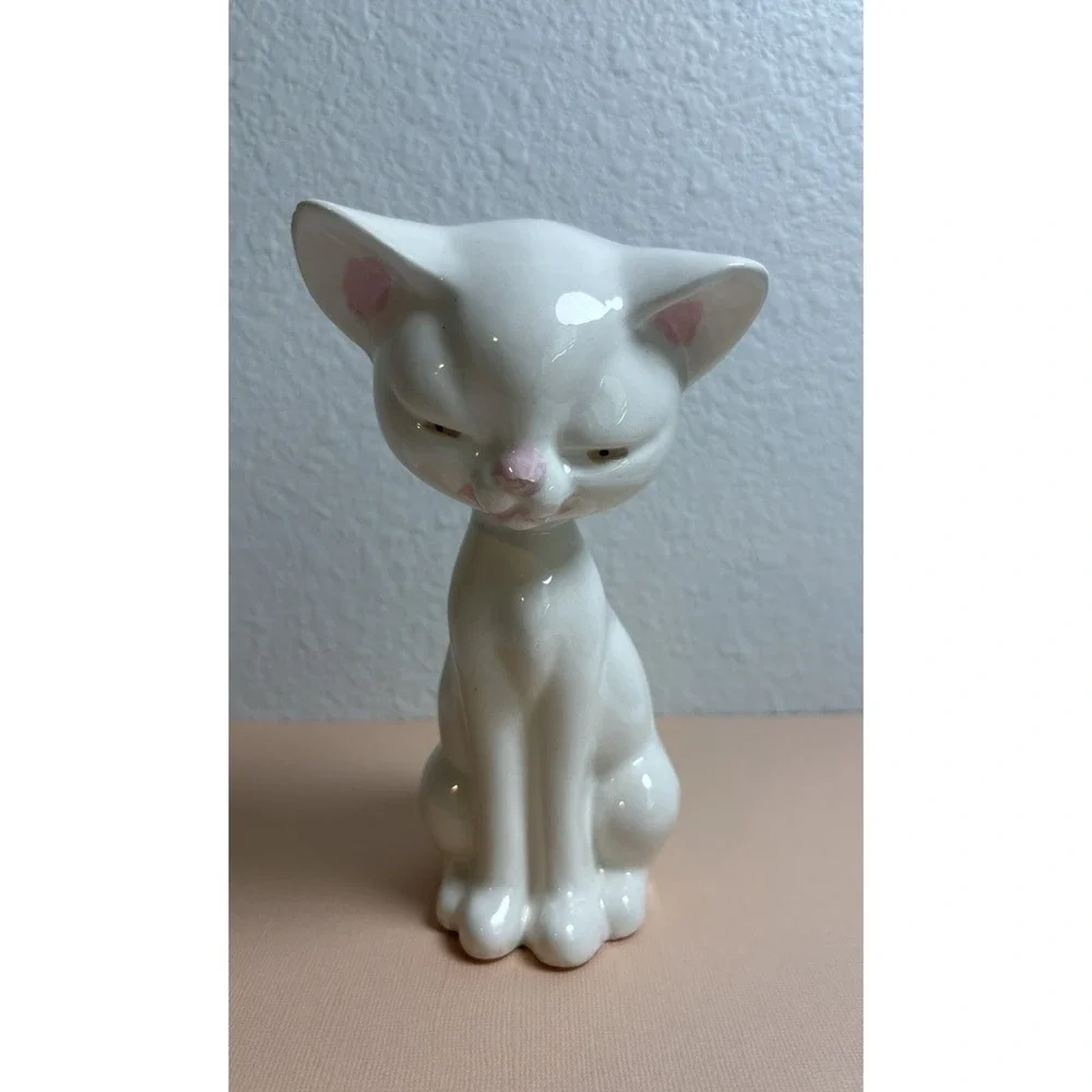 Vintage White Ceramic Cat Figurine Pink Nose Big Eyes Mid Century 7
